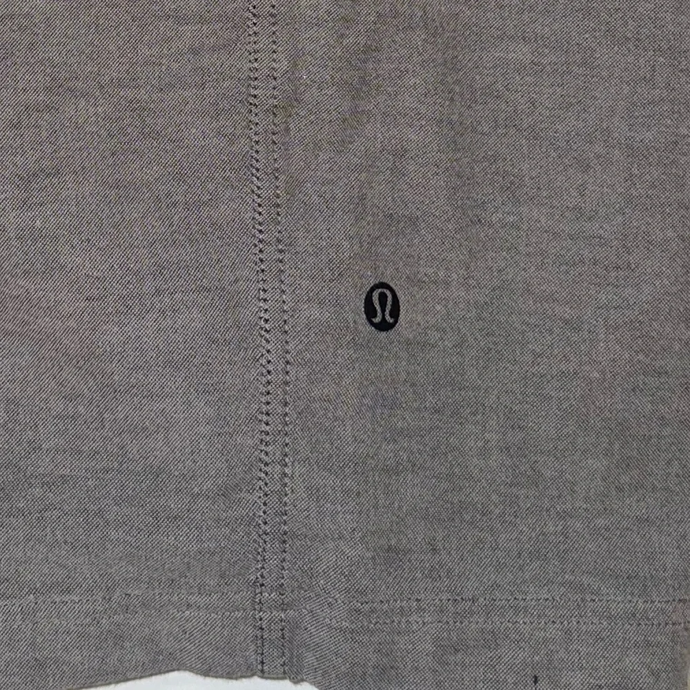 Lululemon Men’s Classic Flat Front Oxford Shorts 10” Inseam Waist 34”